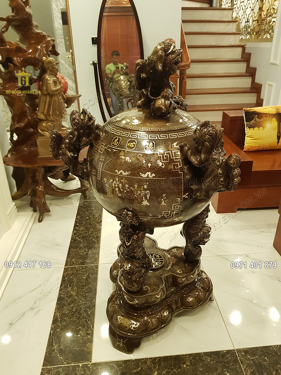 Từng chi tiết tr&ecirc;n vật phẩm đều được chạm khắc sắc n&eacute;t